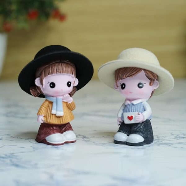 Set of 2 Love Couple with Hat Miniature